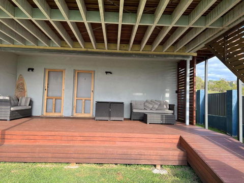 One Bedroom CBD Unit, Walk To Beaches & Cafes - Accommodation Gold Coast 2