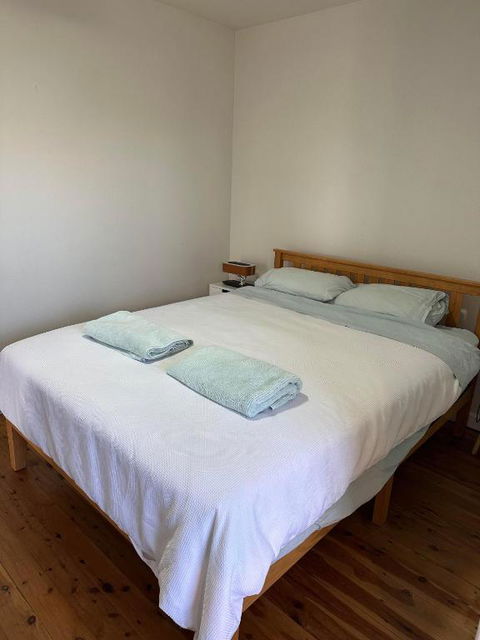 One Bedroom CBD Unit, Walk To Beaches & Cafes - Accommodation Gold Coast 1