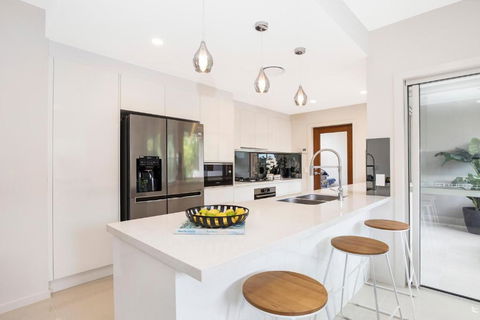 Park Avenue Luxe Townhouse Brand New Sleeps 9 - Gold Coast 4U 3
