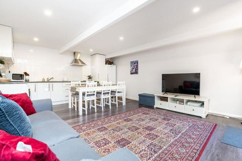 Peaceful 1BR Home Near Canberra Hospital - Accommodation Gold Coast 0