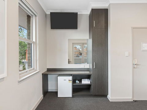 Padstow Park Hotel - 1 Gold Coast 3