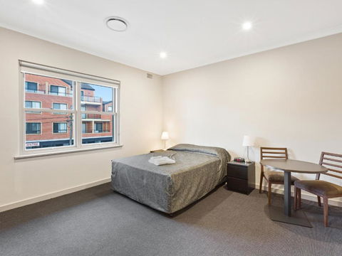 Padstow Park Hotel - 1 Gold Coast 0