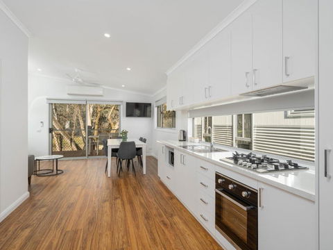 Painters Island Holiday Park - Accommodation Gold Coast 2