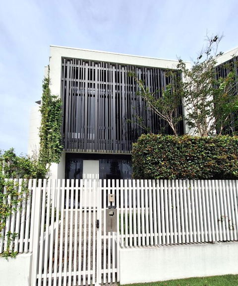 Palm Beach Lux Villa - Accommodation Gold Coast 0