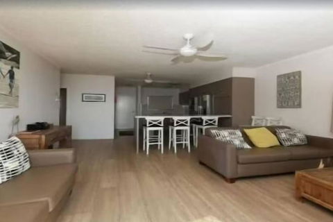 Palm Breeze - Hosted By Burleigh Letting - 1 Gold Coast 1