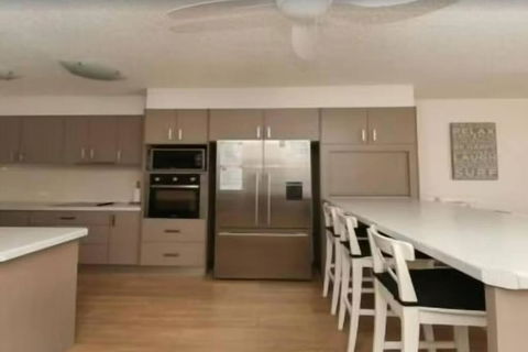 Palm Breeze - Hosted By Burleigh Letting - 1 Gold Coast 2