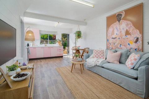 Palm Springs Oasis In Bateau Bay - Accommodation Gold Coast 1