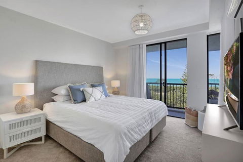 Panoramic Ocean View 2 Bed 2 Bath - Accommodation Gold Coast 1