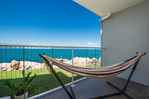 Panoramic Ocean Views 2 Bed/2 Bath Unit, Nelly Bay - Accommodation Gold Coast 1