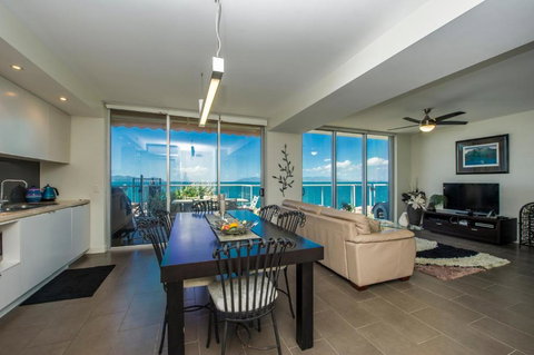 Panoramic Ocean Views 2 Bed/2 Bath Unit, Nelly Bay - Accommodation Gold Coast 0