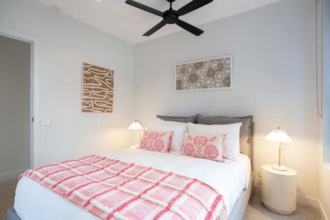 Panoramic View - Albert Park Lake & Shrine Views - Accommodation Gold Coast 3