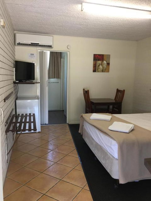 Paradise Motel - Gold Coast 4U 1