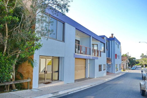 Paragon Apartment 6 - Bring Your Own Linen. - Accommodation Gold Coast 0