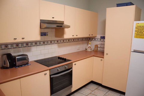 Paragon Apartment 6 - Bring Your Own Linen. - Accommodation Gold Coast 2