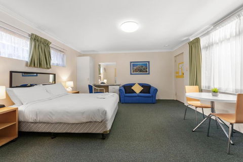 Paramount Motel - Accommodation Gold Coast 3