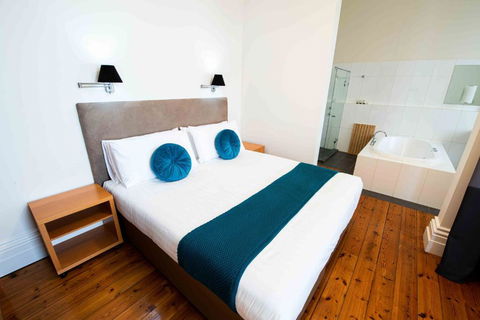 Park Hotel - Accommodation Gold Coast 2