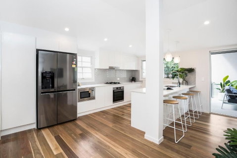 Park Avenue Terrace House Sleeps 9 - Accommodation Gold Coast 1