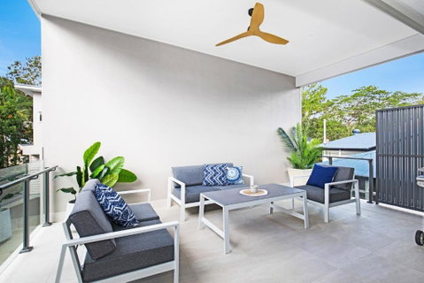 Park Avenue Terrace House Sleeps 9 - Accommodation Gold Coast 3