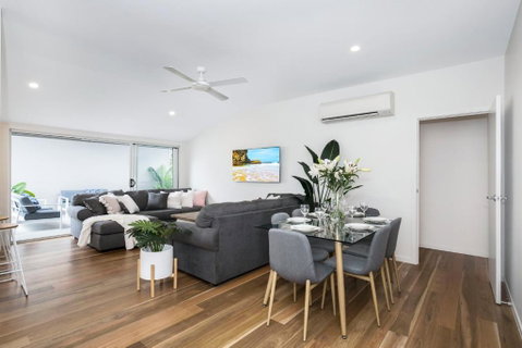 Park Avenue Terrace House Sleeps 9 - Accommodation Gold Coast 2