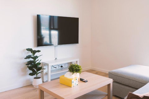 Patio Mt View 1BR Apt In CBD Near ANU And Museum With Free Parking And WiFi - Accommodation Gold Coast 1