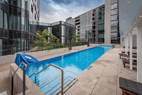 Penthouse Apartment In Belconnen - Gold Coast 4U 0