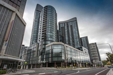 Penthouse Apartment In Belconnen - Gold Coast 4U 2