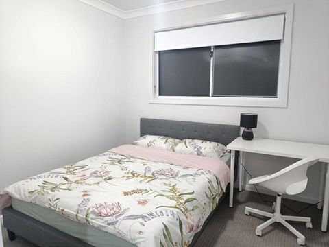 Peaceful Room In Modern And Spacious Baulkham Hills Home - BH2 - Gold Coast 4U 0