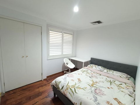 Peaceful Room In Modern And Spacious Baulkham Hills Home - BH2 - Gold Coast 4U 1