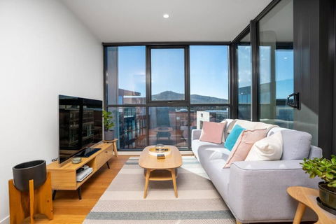 Perfectly Located 1BR BA Apartment - Accommodation Gold Coast 0