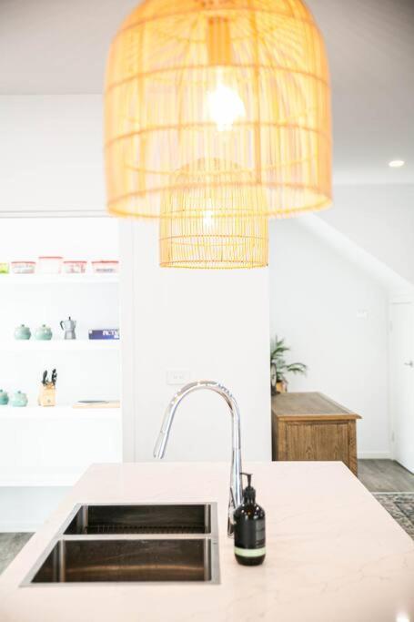 Perfect For Families And Groups - Large 5 Bedroom - Accommodation Gold Coast 2