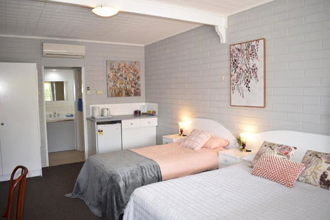 Peterborough Motel - Accommodation Gold Coast 0