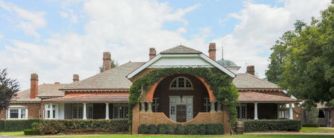 Petersons Armidale Winery And Guesthouse - Accommodation Gold Coast 0