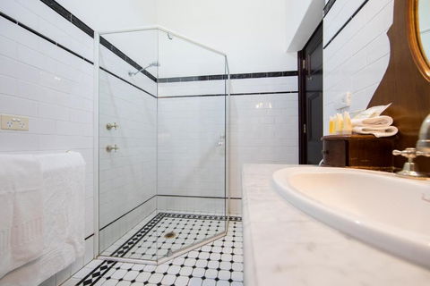 Petersons Armidale Winery And Guesthouse - Accommodation Gold Coast 3