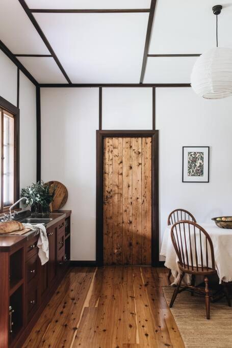Pickers Hut - A Country Style Featured Dream Stay - Accommodation Gold Coast 1