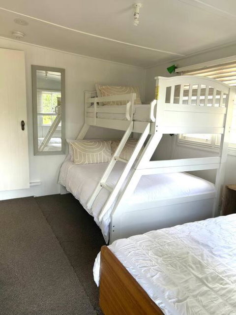 Pine Cottage - Accommodation Gold Coast 3
