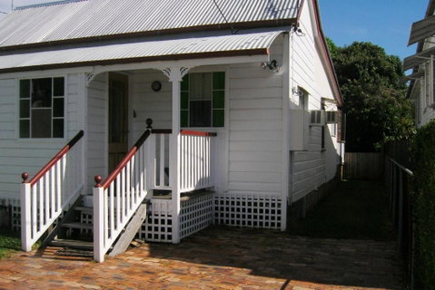 Pine Cottage - Accommodation Gold Coast 0