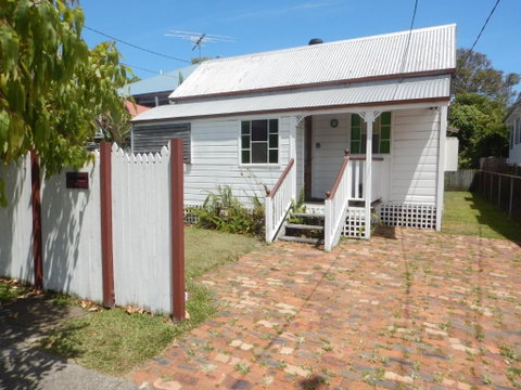 Pine Cottage - Accommodation Gold Coast 2