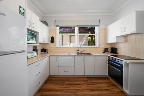 Pine Lodge - Gold Coast 4U 2