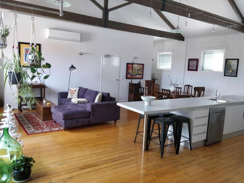 Pips On Mitchell - Beautiful Historic Apartment - Gold Coast 4U 2