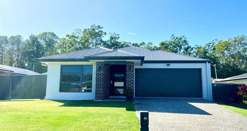 Plantation Retreat 4 Bedroom Modern Home - Accommodation Gold Coast 1