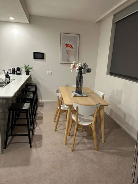 Plush Apartment On Mort - Accommodation Gold Coast 2