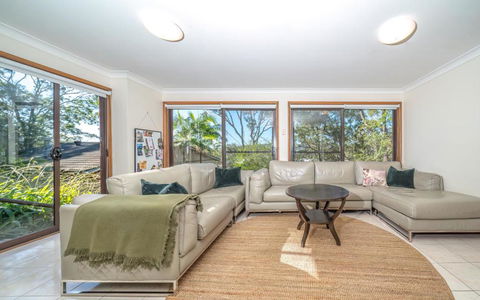 Point Clare - Relax And Unwind - Greenery & Birdsongs - Accommodation Gold Coast 1