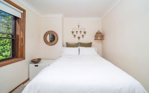 Point Clare - Relax And Unwind - Greenery & Birdsongs - Accommodation Gold Coast 0