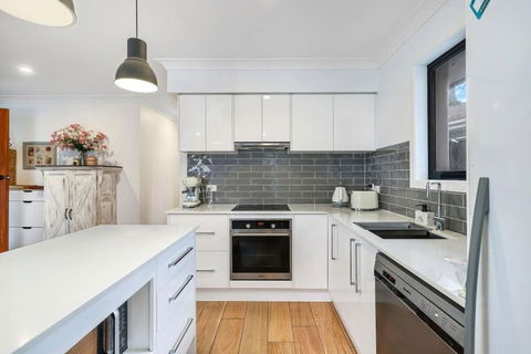 Pool House Hideaway - Gold Coast 4U 2