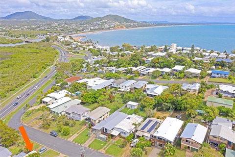 Poppies Cottage - Cooee Bay Beachside Retreat - Accommodation Gold Coast 2