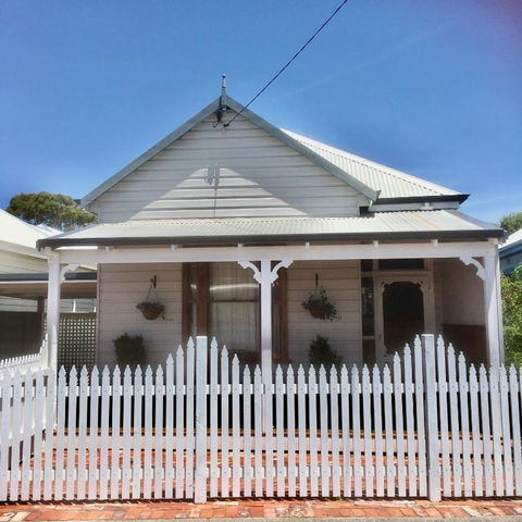Railway Cottage - Gold Coast 4U 3