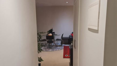 Qure Restaurant And Apartments Canberra Bruce - Gold Coast 4U 2