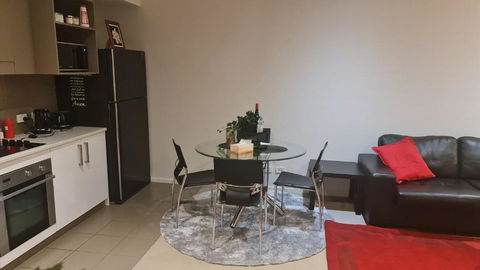 Qure Restaurant And Apartments Canberra Bruce - Gold Coast 4U 3