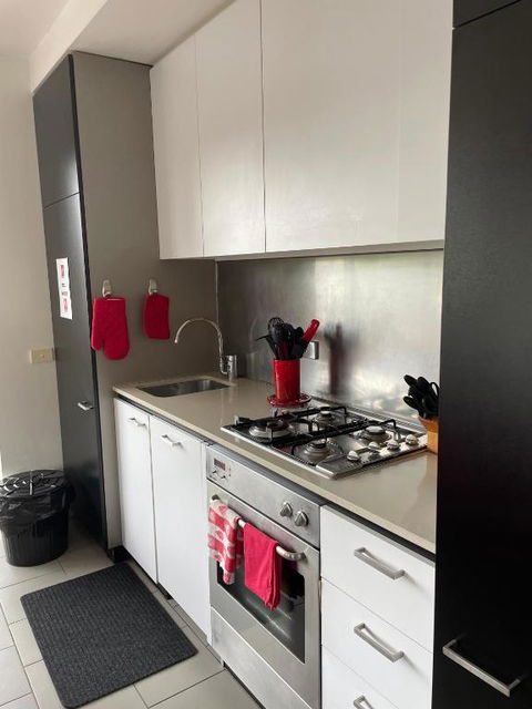 Radiance - Chic Fitzroy Street Apartment - Gold Coast 4U 2