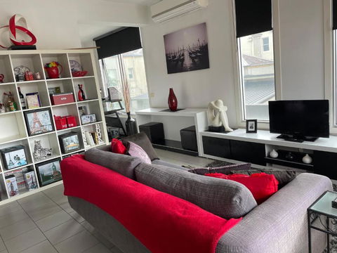 Radiance - Chic Fitzroy Street Apartment - Gold Coast 4U 0